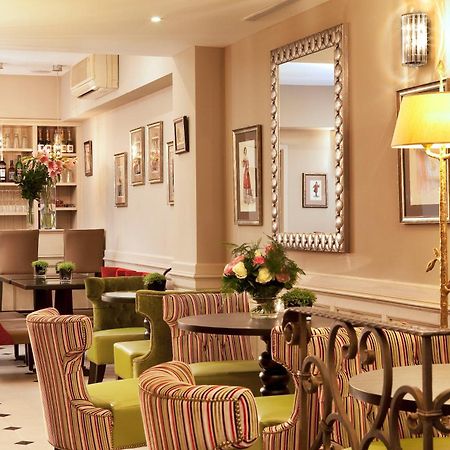 Hotel Des Comedies Париж Ресторант снимка